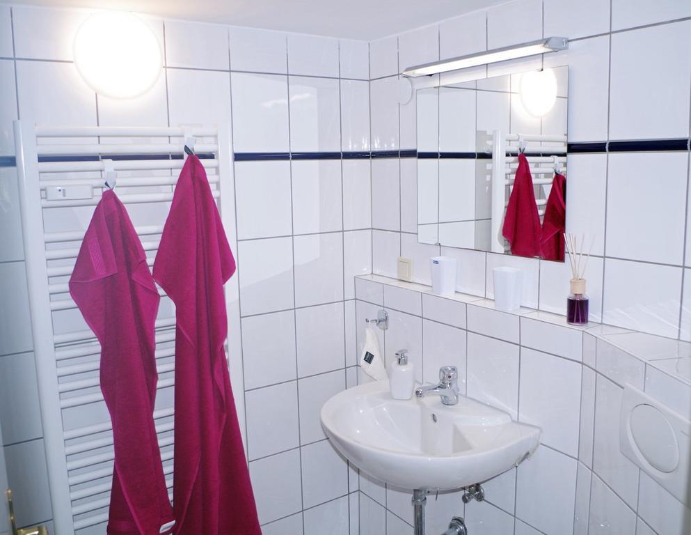 Ferien-Wohnung Am Menzer-Park Неккаргемюнд Экстерьер фото